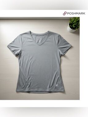 Jed North Gray V-Neck Athletic T-Shirt Men’s Large Stretch Tee